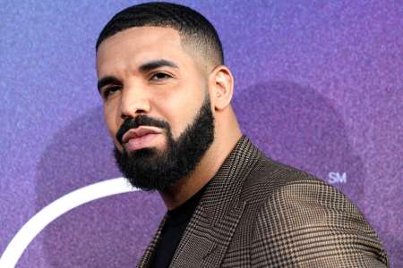 Drake renuncia a sus nominaciones a los Grammy.